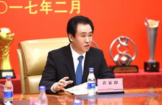 我滴个天哪，我滴个亲，荷儿爹你莫要撇下我们娘儿呀……哭哭哭，大清早的就嚎丧，老四没死也得被你烂嘴给咒死。